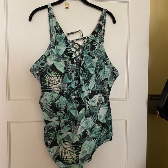 Torrid palm print swimsuit, 3X